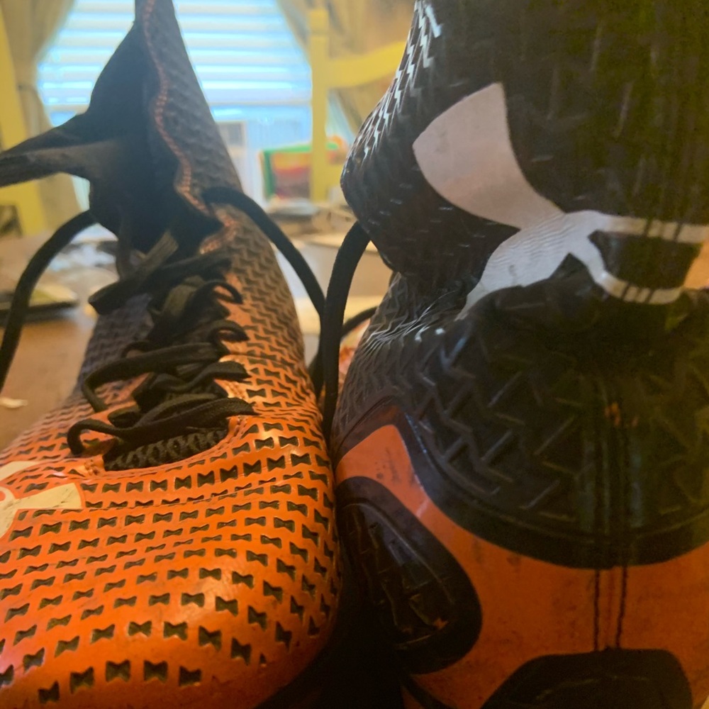 UNDERARMOUR HIGHTOP CLEATS - Picture 3 of 5